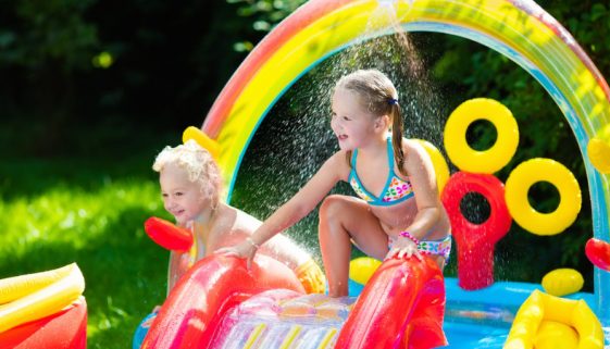 Aufblasbare Wasserrutsche