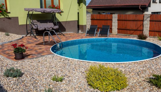 Eingelassene Schwimmbecken