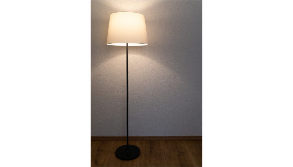 Stehlampe dimmbar